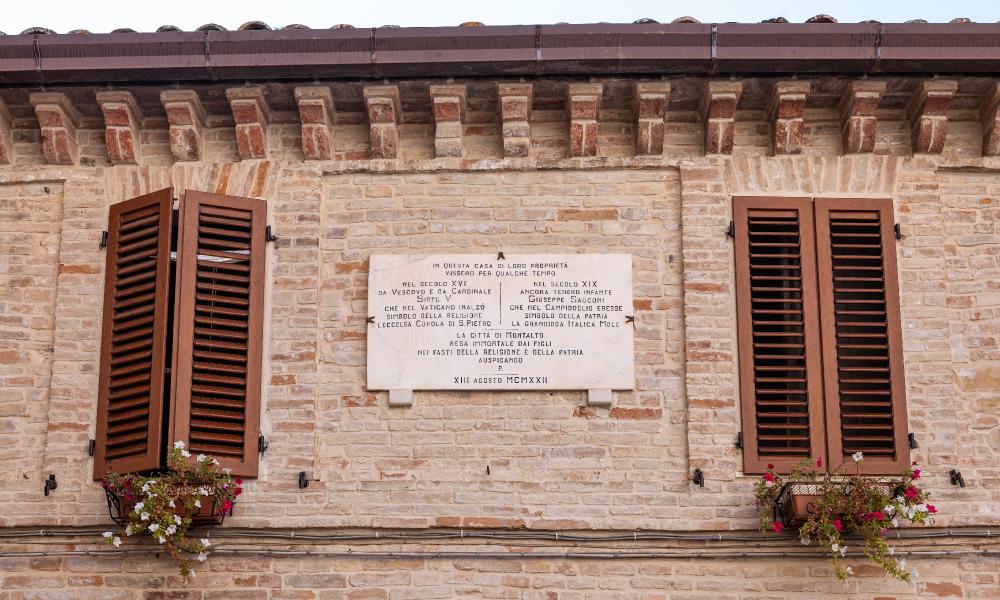 Casa di Sisto V e di Giuseppe Sacconi